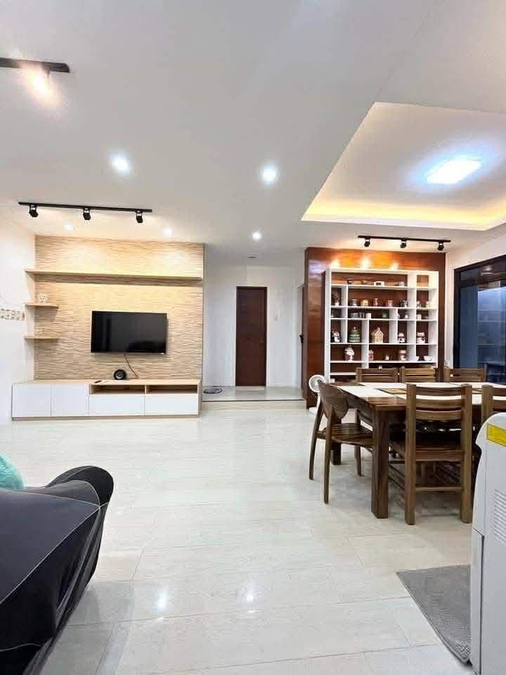 Luxury 7BR Modern Villa with Pool & Rooftop | Tali